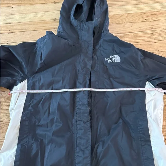 Women's North Face HyVent Black & White Waterproof Hooded Rain Coat size XS - Picture 9 of 9